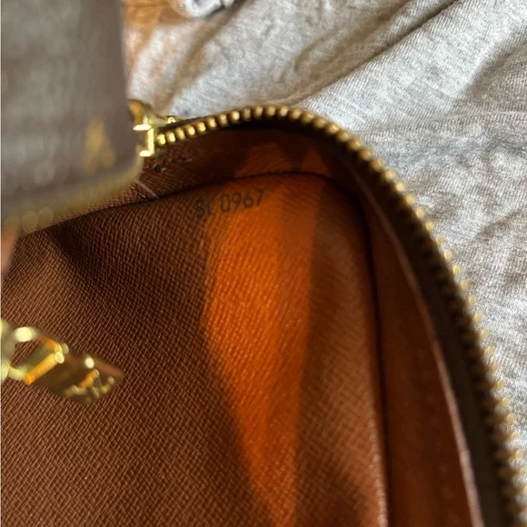 Authentic Vintage Louis Vuitton Monogram Marly Dragonne Clutch – Good Condition - Picture 15 of 15